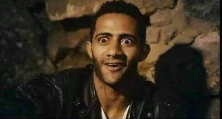 - لما اكون قاعده مخنوقة وافتكر اني جايبه حاجه حلوه في التلاجه.