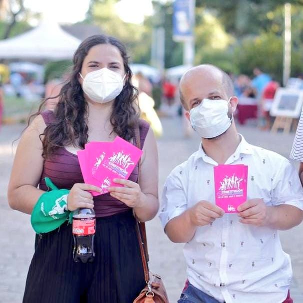 Costó mucho, pero feliz de contar que en lista #AprueboDignidad del D10 haremos dupla con @pgselles, trabajando desde los activismos por abrir caminos para mujeres y personas con discapacidad. En Macul, Santiago, San Joaquín, La Granja, Providencia y Ñuñoa #LoEscribimosNosotras