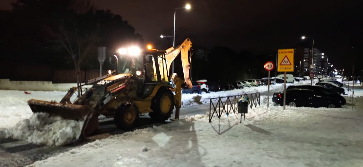 24 horas después seguimos limpiando las calles de Móstoles para poder volver cuanto antes a la normalidad.
<a href="/AytoMostoles/">Ayuntamiento de Móstoles</a>