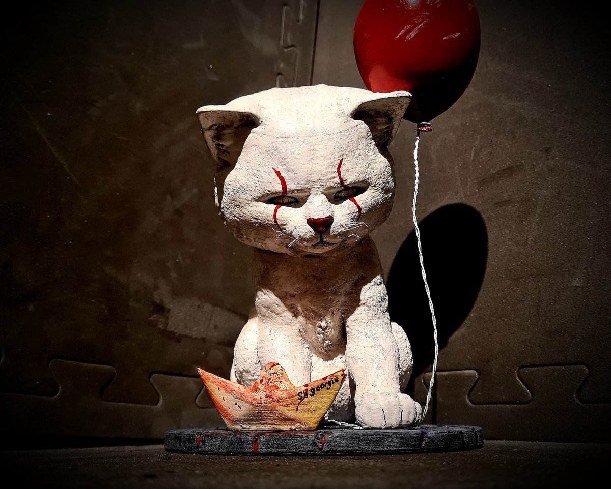 edcurran666's tweet photo. Another 1off creation, #kittiwise love this creation. #propmaker #IT #horror #HorrorMovies #ArtistOnTwitter #Creative https://t.co/nX7HHPwCS0