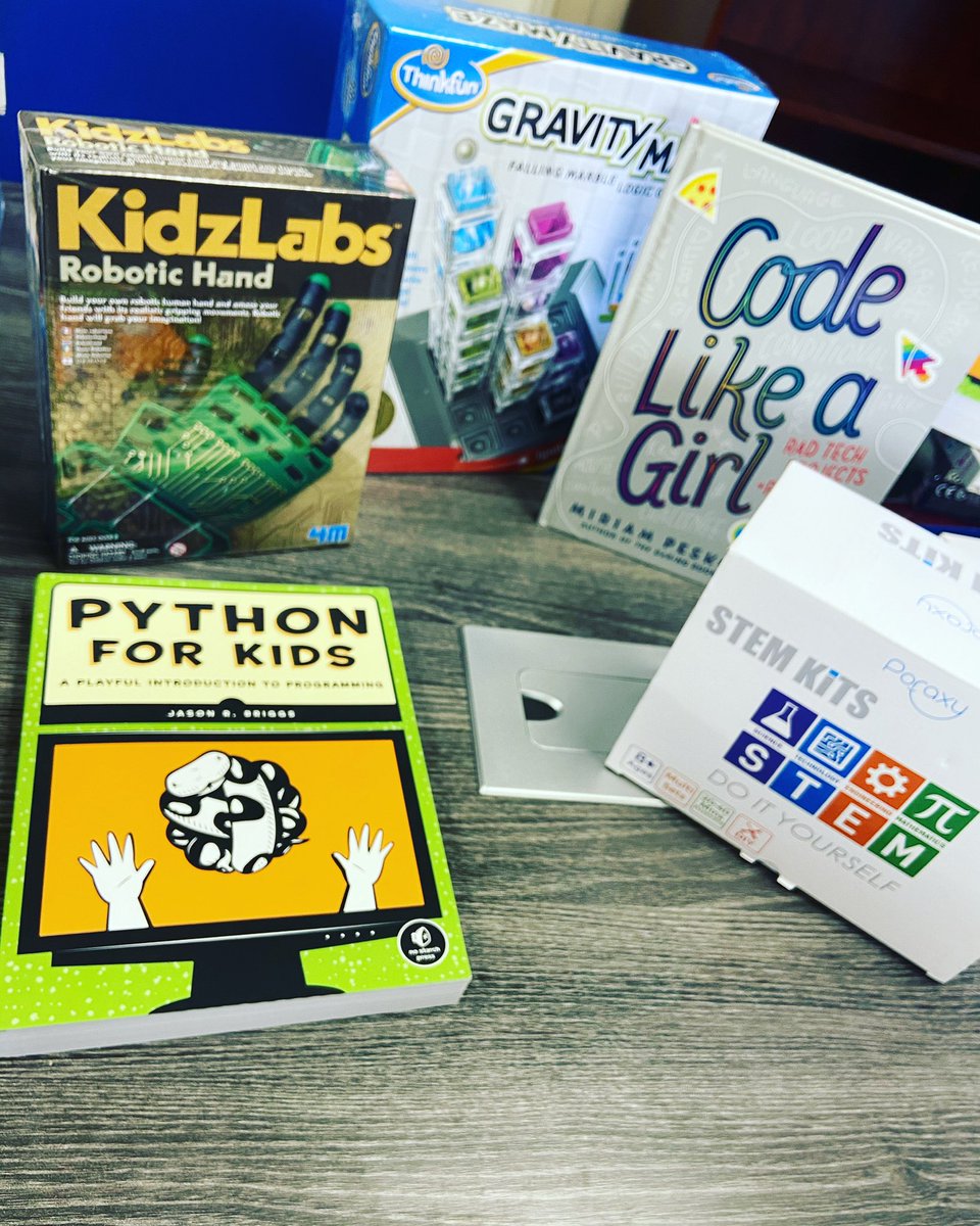 grnbrierschools's tweet photo. The Innovation in Computer Science Grant has helped us get hands on materials in our schools to recruit kids into STEM and computer science activities and programs, especially student populations who are under represented in this area. #CS4AR #arkidscancode #csforar https://t.co/NXEvSBsHlP
