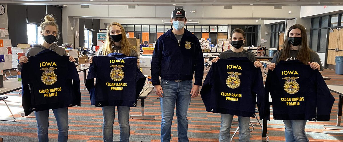 Prairie_Pride's tweet photo. Approximately 45 members of the newly established Prairie FFA are now proud owners of the iconic FFA blue jackets thanks to Hills Bank.
https://t.co/Gp9mEndUjI https://t.co/LRVWX3lUFC