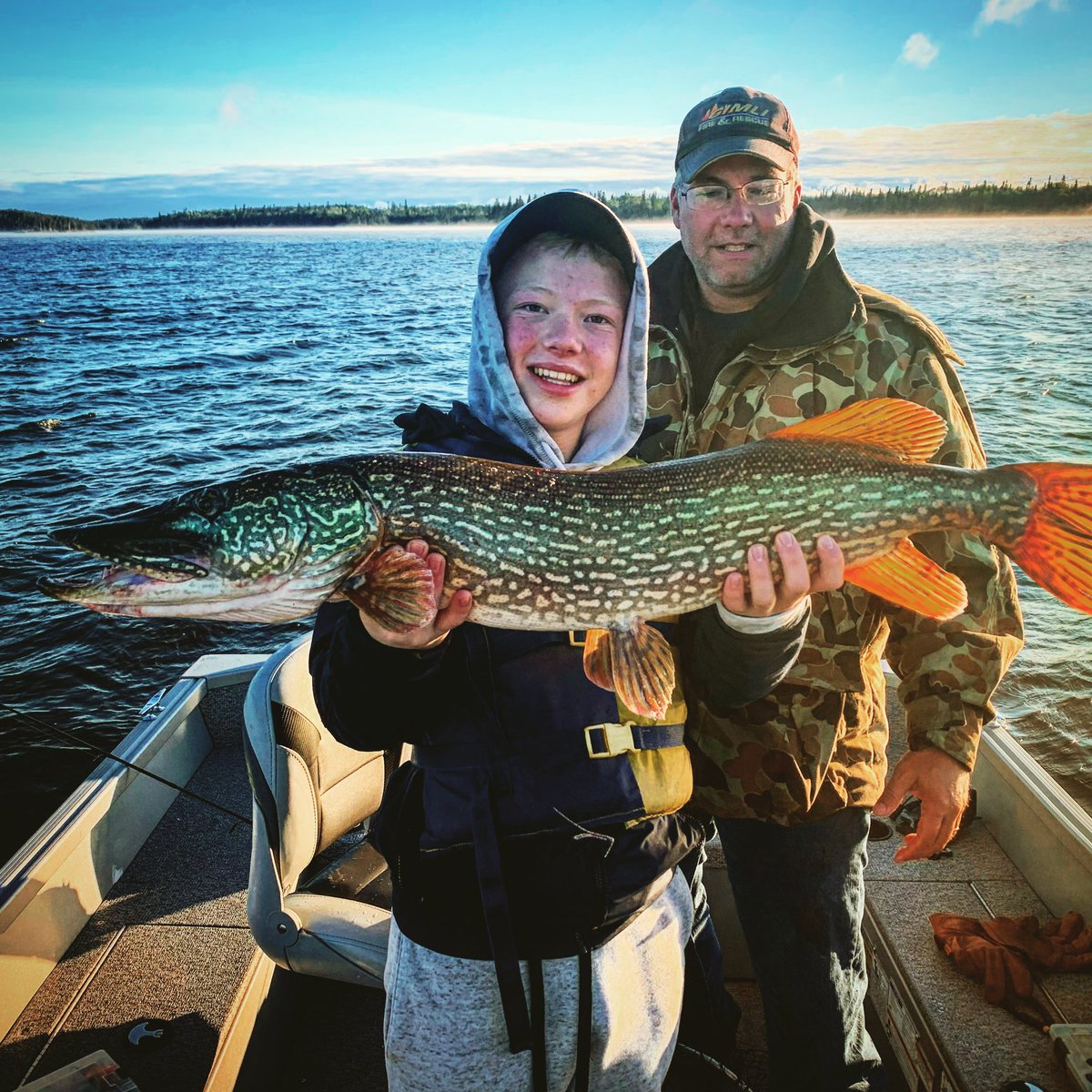saslodge's tweet photo. Make family memories this summer at Sasaginnigak Lake! Book now; https://t.co/W6X3hNLbVv   👀 🎣 😀 
.
.
#sasaginnigak #showusyoursas #jackfish #pike #northernpike #fish #fishing #familyfishing #familymemories #cabinlife #lakelife #manitobafishing #canadafishing #boating #summer https://t.co/85s6O5kcu3