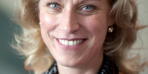 JOGGNL's tweet photo. Gezond moet ‘het nieuwe normaal’ worden. Waarom? Lees het interview met Anneke van Zanen-Nieberg @AvZanen van @nocnsf en @MarjonBachra. Door de uitbraak van het coronavirus zijn kinderen minder gaan bewegen; een zorgwekkende ontwikkeling. https://t.co/xEUhWdAyT8 https://t.co/O6MU7Jeq8w