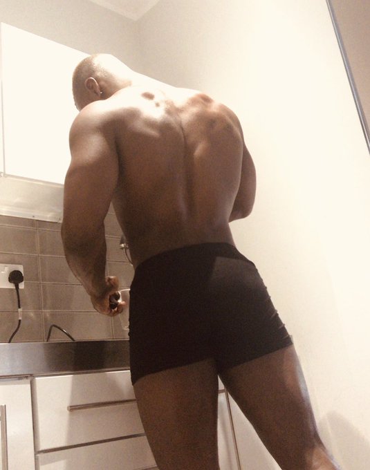 1 pic. https://t.co/zuvvZdt8aF 
 
@thickmusclelove @WomensEyeCandy1 @HotGuyZone  @MenofColorbooks @videoboyblog