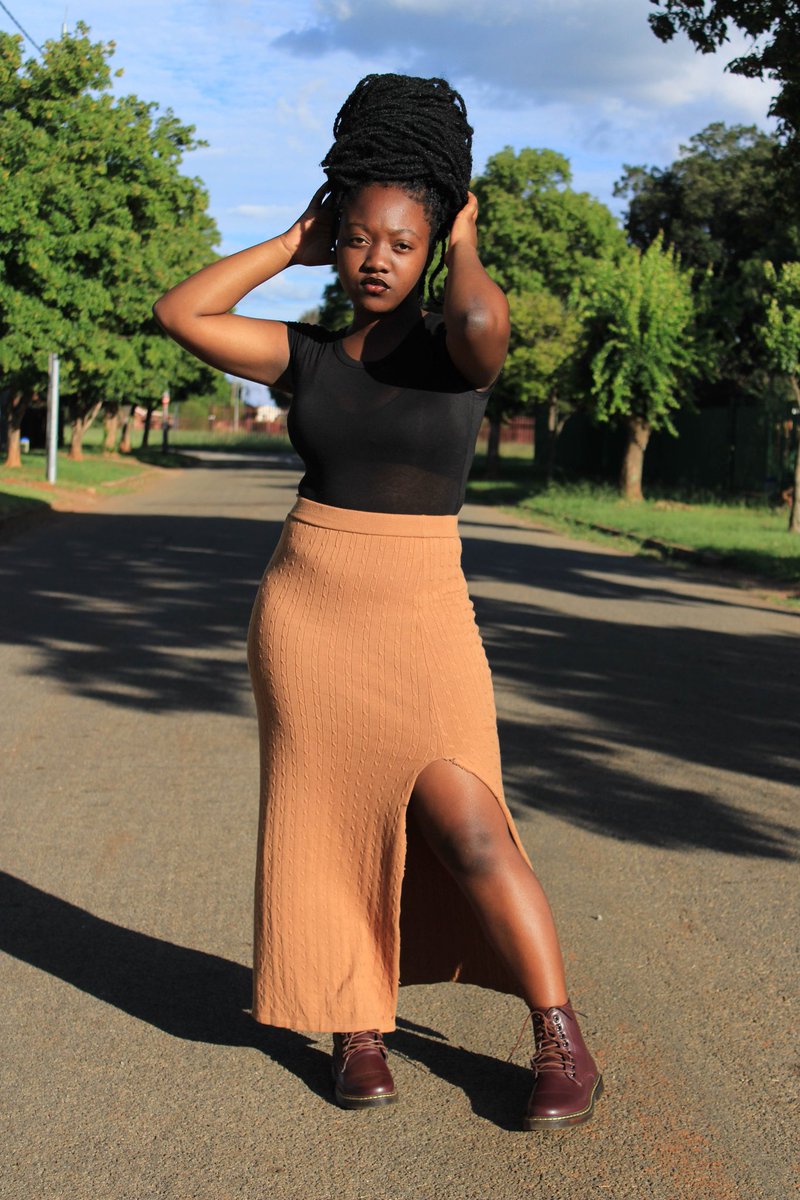 Sagwathi's tweet photo. Hello, please follow me 😭😭☹ i only have 10 followers https://t.co/19TO3Gnxox