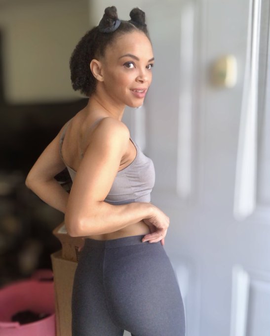 Small butts matter 🍑 Don&rsquo;t you agree? 😊 #petitebody https://t.co/aJVv5SKFs9<a href="/tag/petitebody"class="tags">#petitebody</a>