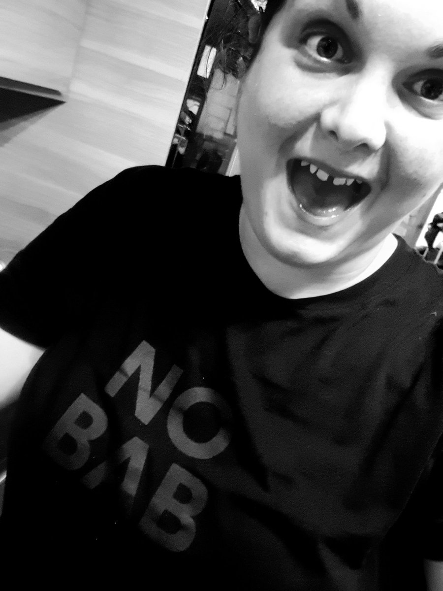 RuthFollows's tweet photo. #NoBab I did not want to run after a day homeschooling + juggling twin toddlers. But thought it would clear the head - and it did! @runningpunks plan going strong (with some help tonight from @Punks_chancers attire to give lockdown life a kick up the proverbials!) #RunningPunks https://t.co/3stNJUuVWa