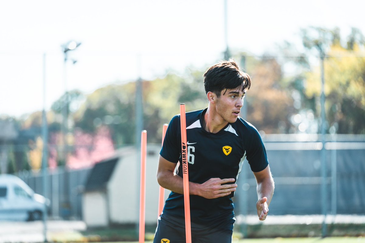 WVUMensSoccer's tweet photo. ｌｏａｄｉｎｇ．． https://t.co/f02IeS7BGt