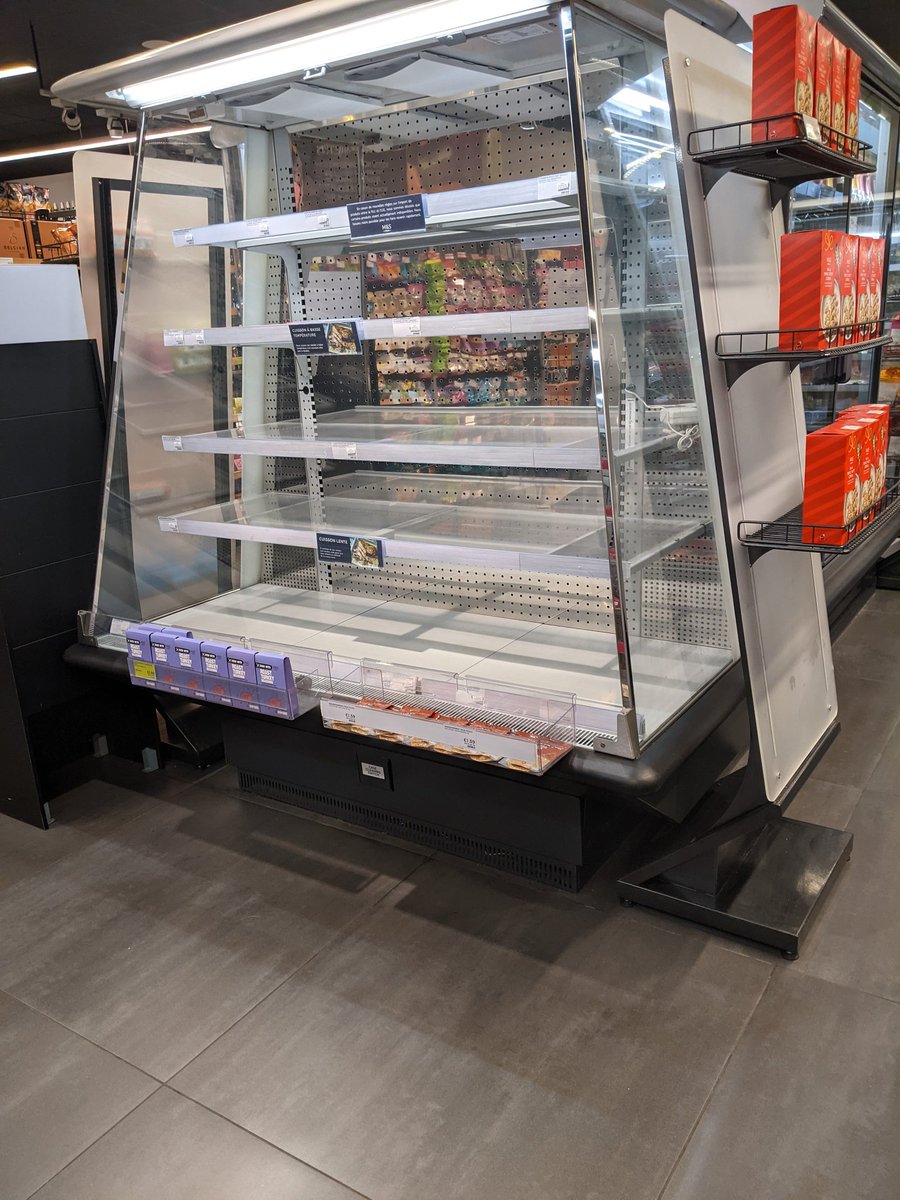 DavidPambakian's tweet photo. Went to get us an Indian or Thai box on Friday from @marksandspencer but alas, due to @brexit I arrived at the shop to this; https://t.co/cN6IXChf8q
