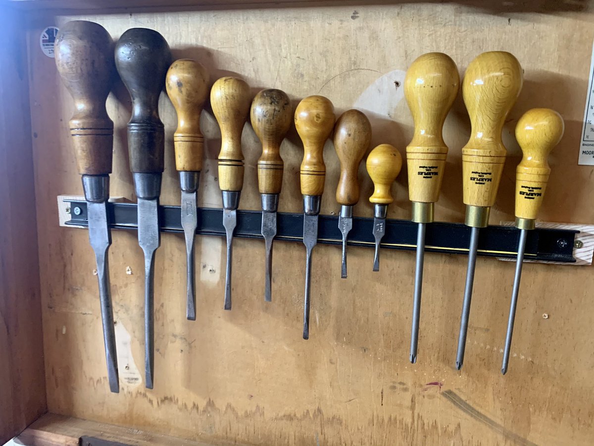 2016industrial's tweet photo. These arrived today. Marples pozi drives. Well I had to get wooden handles to go with the vintage flat heads I use. #oldtools #handtools #quality #marplestools https://t.co/Jc4jME2MsD