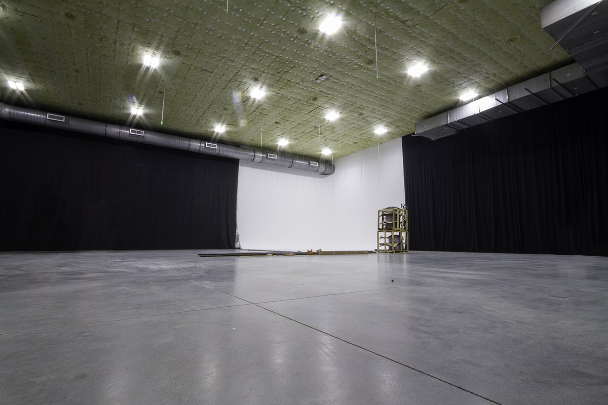 AuroraFilms's tweet photo. Now it's starting to feel like home #Auroafilmsstudio @ROCKLITITZ https://t.co/zw9HnjqC88