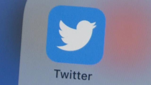 thehill's tweet photo. Twitter stock plunges after Trump ban https://t.co/KvRfOWrZ4B https://t.co/LdXdg3JFl6