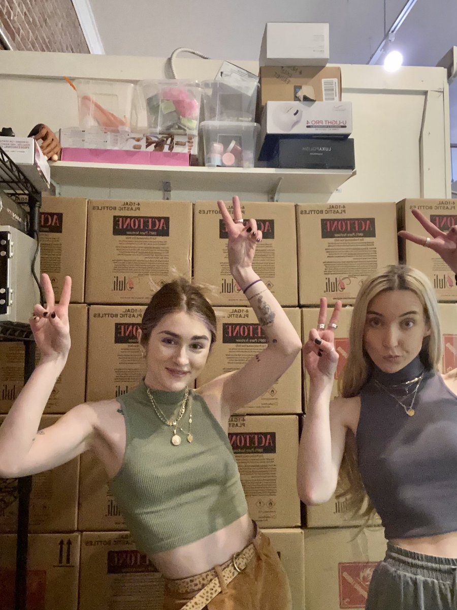 harleygabrielle's tweet photo. acetone wall. that’s it that’s the tweet @chanchanhoover https://t.co/tclI1Q1pLL