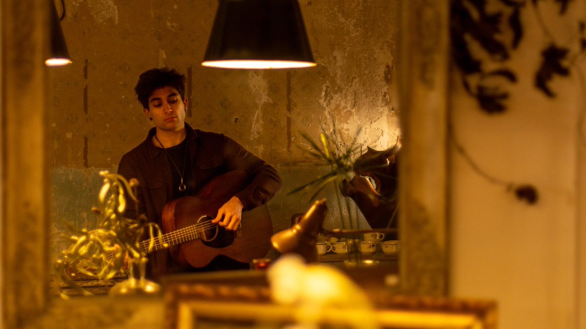 JorgeNietoMusic's tweet photo. Queda menos de dos semanas para Humans en Spotify y un poco más para que podáis ver el videoclip en YouTube pero os voy dejando esto para que os hagáis una idea 👀 
📸: @fluor_green https://t.co/Az0pWzyKh5