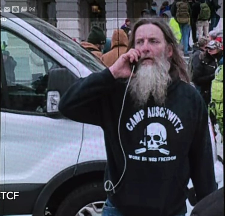 Trump called the Capitol Hill assailants patriots, this one in the photo is one of them (P. S. He has the word "staff" on his shoulders)
@CNN
@tribelaw
@KamalaHarris
@guardian https://t.co/EONChuF9ua
