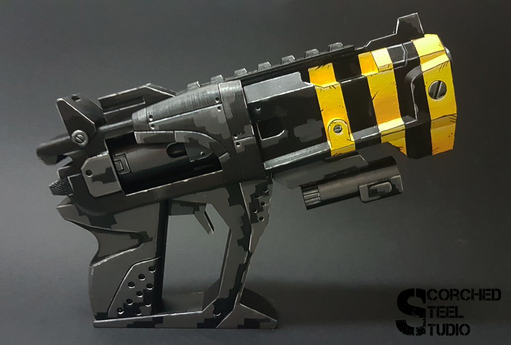 ScorchedSteel's tweet photo. "quick" project as a Christmas present for my little sister.
Turned out pretty cool looking. No airbrush this time
@Borderlands #unkemptharrold #healthpack @Borderland2Keys https://t.co/Yc3Zha5pgS
