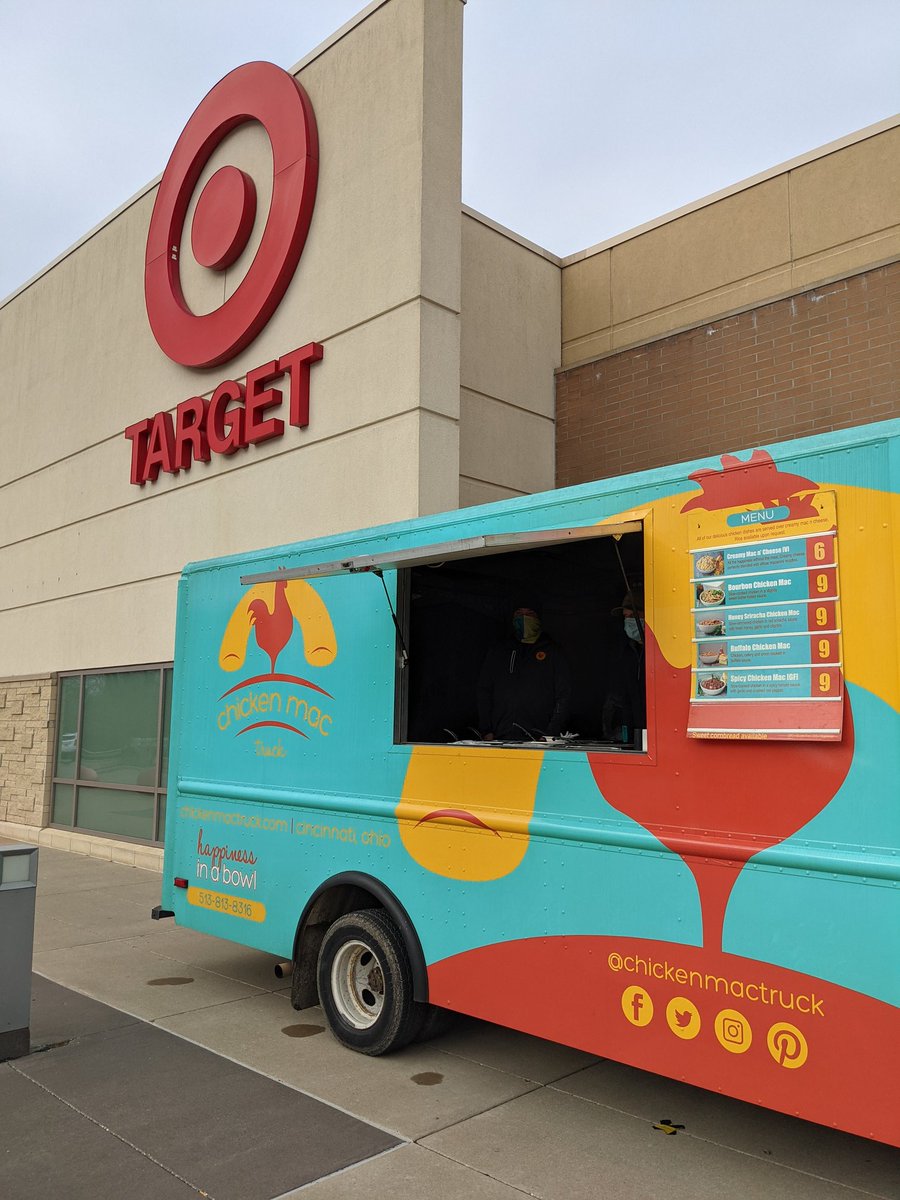 Meggie_LS's tweet photo. Everybody loves a good food truck! @chickenmactruck is at T2557 as a thank you to our incredible team wrapping up a crazy year! 🎯♥️😋 @Teeeeedra @Hannah4TGT @DanJensen411 @Justin4Joy https://t.co/0pKtuBhOj7