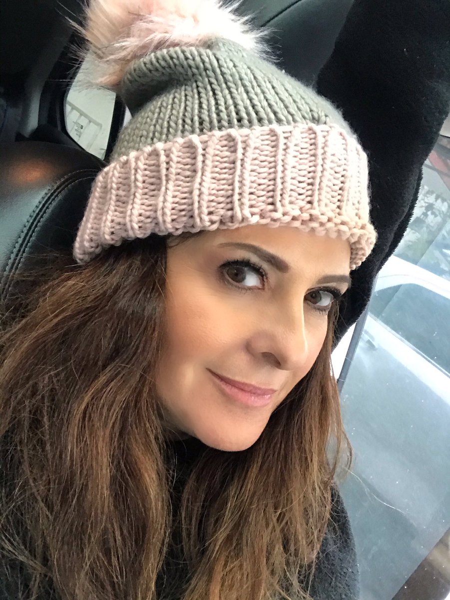 Desdibujar la frontera que hay entre tu cuerpo y el mío. Hablarte a besos, llevarte como si fuera un río, quererte lento, quitarte el frío.<a href="/TiempoDetenido/">Dr. TIEMPO</a>