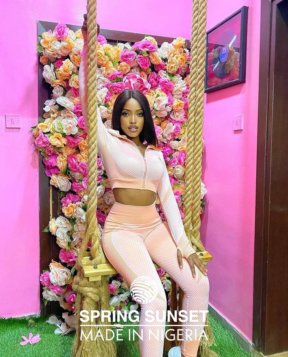 JopiterStudios's tweet photo. #SpringSunset Brand is featuring  the natural born model @queenausta on the @SpringSunsetNig
Modeling photography for the week !!!

Brand: @SpringSunsetNig
Model: @queenausta
Photographer is anonymous 

#SpringSunsetNg #SpringSunsetOfficial
#SpringSunsetBrand #MadeInNigeria🇳🇬 https://t.co/zbPuv3m4VZ