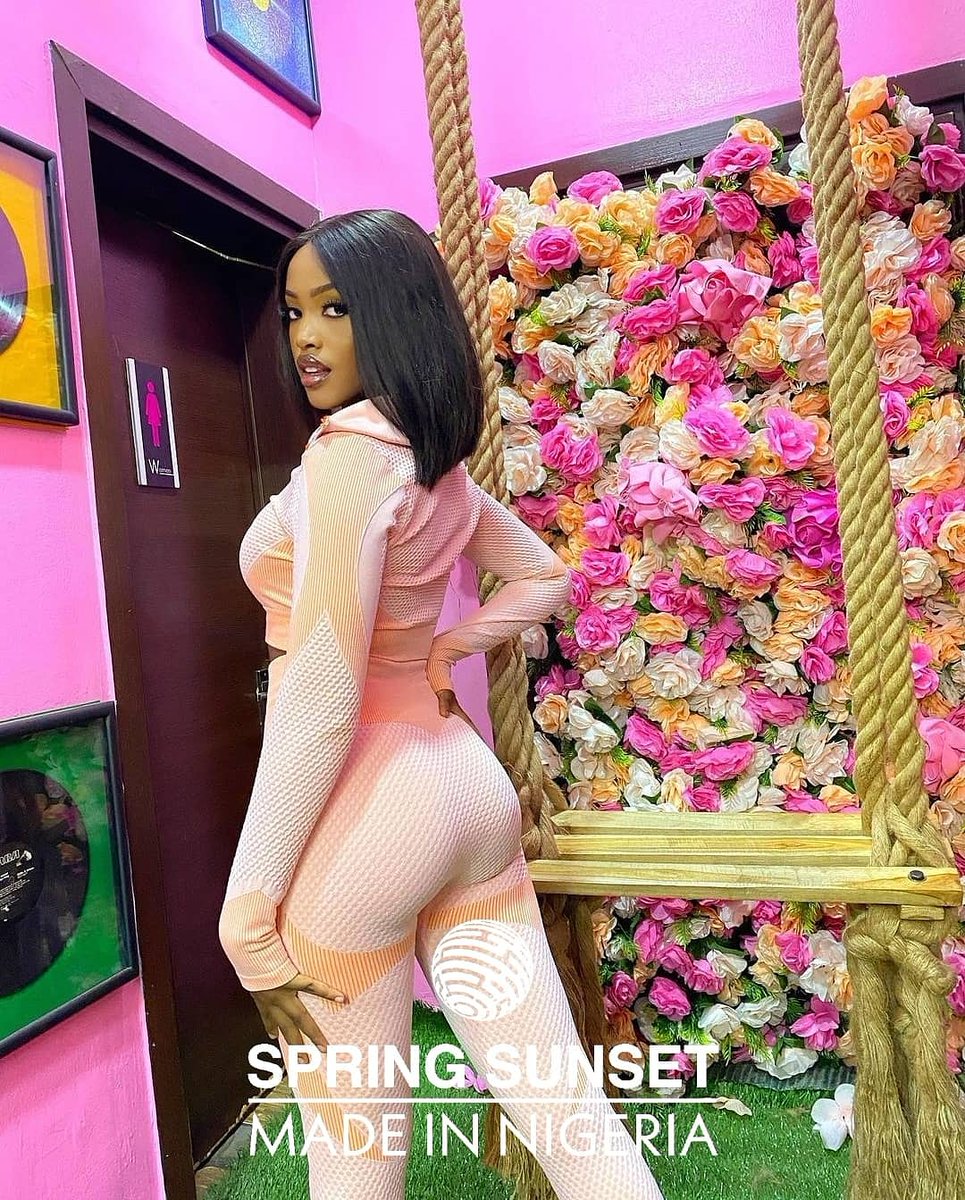JopiterStudios's tweet photo. #SpringSunset Brand is featuring  the natural born model @queenausta on the @SpringSunsetNig
Modeling photography for the week !!!

Brand: @SpringSunsetNig
Model: @queenausta
Photographer is anonymous 

#SpringSunsetNg #SpringSunsetOfficial
#SpringSunsetBrand #MadeInNigeria🇳🇬 https://t.co/zbPuv3m4VZ