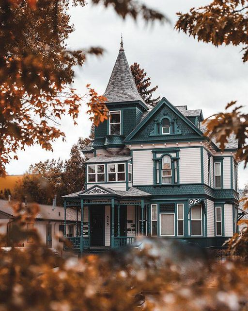 HousesVictorian's tweet photo. A Victorian gem in Missoula, Montana
📷https://t.co/TfvkhpFHNY https://t.co/S26muxvUDX