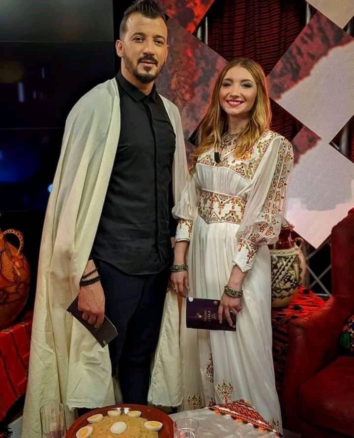 ETdziri's tweet photo. #سيليا_ولد_محند #فن #الجزائر https://t.co/7LU7jdKRZS