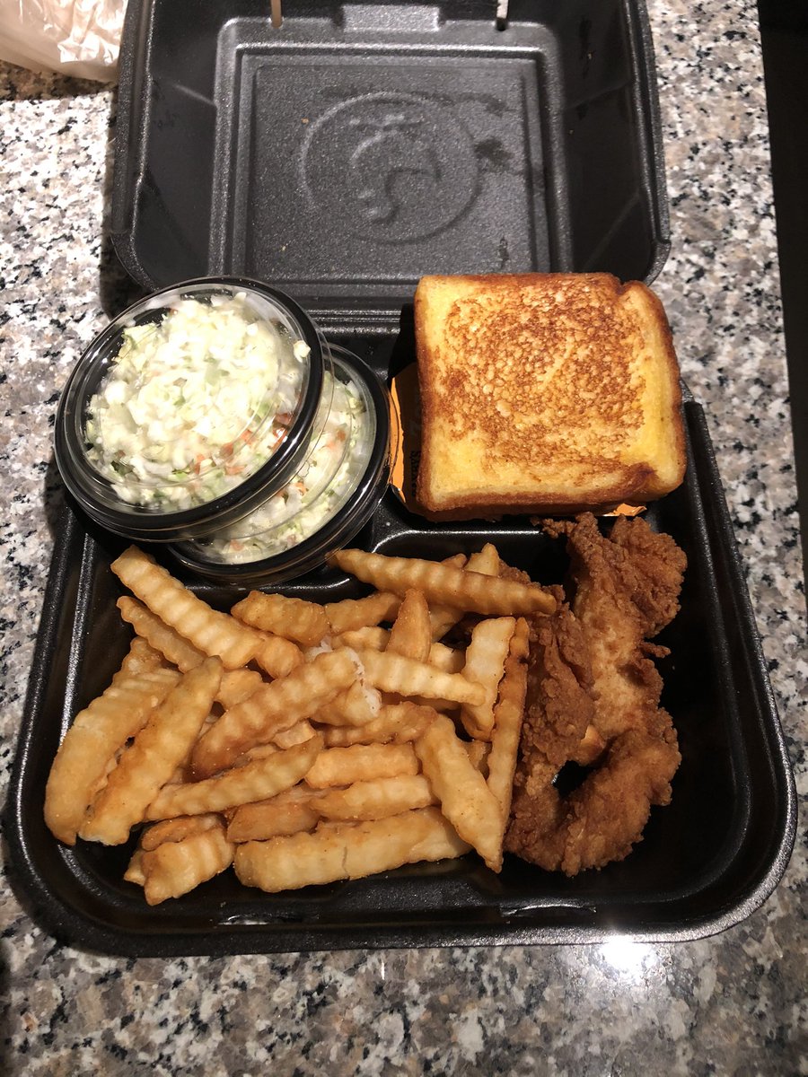 Nothing like going to <a href="/Zaxbys/">ZAXBYS</a> and asking to sub the coleslaw for an extra Texas toast and not only do they not give you the double Texas toast they insult you with 2 coleslaws 🙄