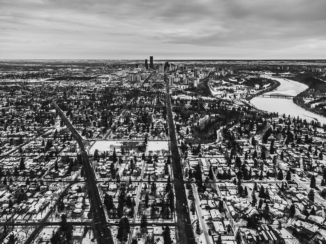 ExploreEdmonton's tweet photo. City Grids #ExploreEdmonton

📷: @leroyschulz https://t.co/5eYtlotHSH