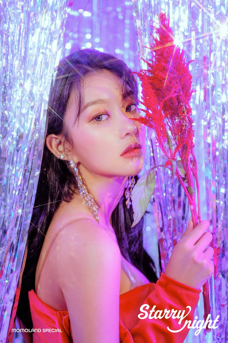 momolandtriple1's tweet photo. #HappyHyebinDay to the best leader ever! You're the glue that holds everything together. I'm grateful for u. Every member has more than a handful of stories about how much you've done for them. Youre so talented hardworking & beautiful.
Love u @MMLD_Official #BestLeaderHyebinDay https://t.co/Shd3oAUAqh