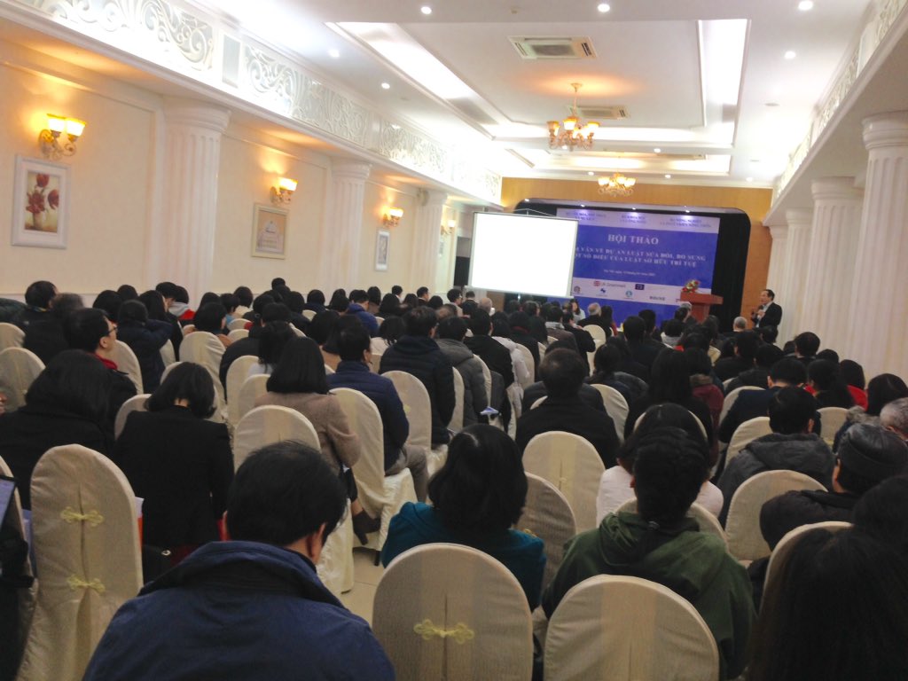 Huyen_DangUK's tweet photo. A full house of 150 participants at IP Law workshop today warms up Hanoi chilly weather! UK best practices widely shared with Vietnam stakeholders under #UKProsperityFund. According to International IP Index 2020, UK is one of top two IP environments in the world. https://t.co/pITT9jS03j