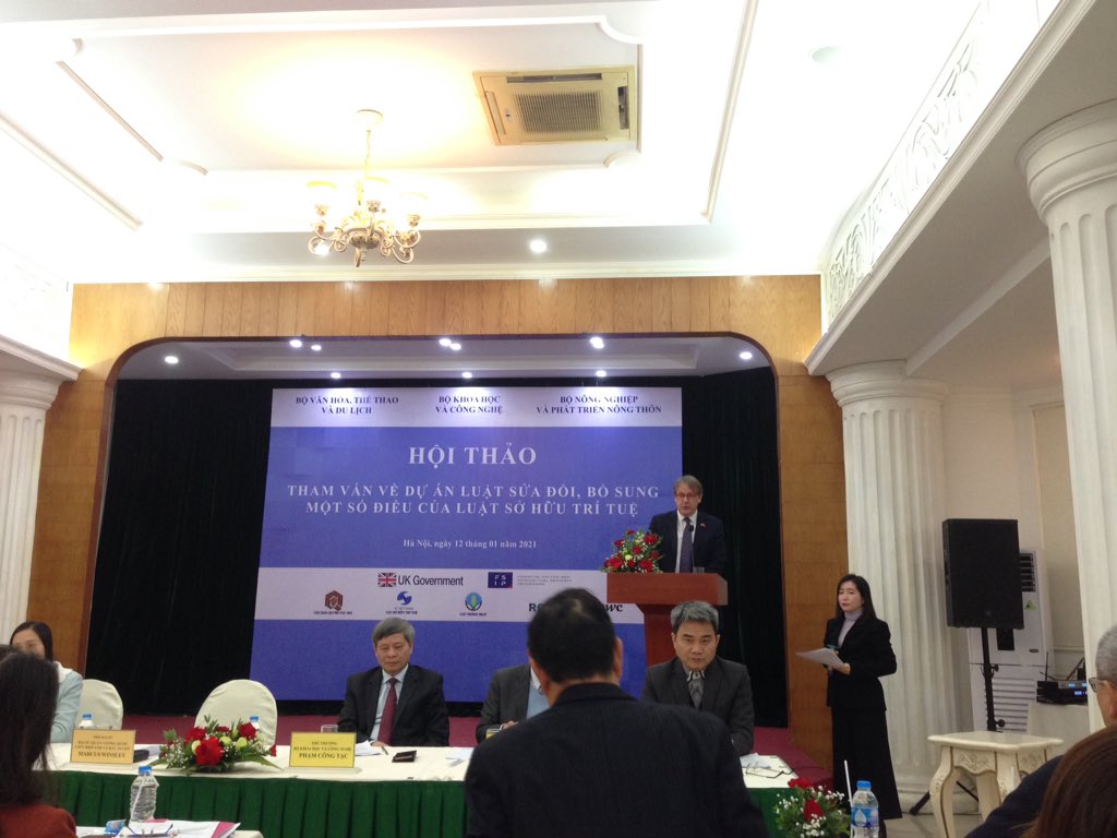 Huyen_DangUK's tweet photo. A full house of 150 participants at IP Law workshop today warms up Hanoi chilly weather! UK best practices widely shared with Vietnam stakeholders under #UKProsperityFund. According to International IP Index 2020, UK is one of top two IP environments in the world. https://t.co/pITT9jS03j
