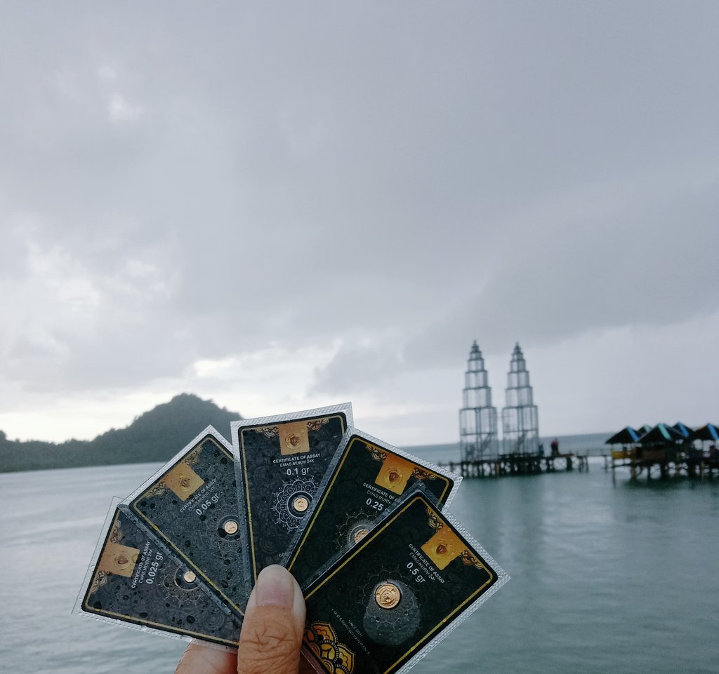 jajankoinimut's tweet photo. Jangan remehkan kepingan emas kecil ketika untuk membeli kepingan besar pun anda belum mampu.
Mulai aja dengan kepingan imut #MiniGold asal konsisten menyisihkan tiap bulan maka kepingan besar pun bukan hanya sekedar angan dan bayangan 😉🥰🥰🥰 https://t.co/vdlGLmoDJ0