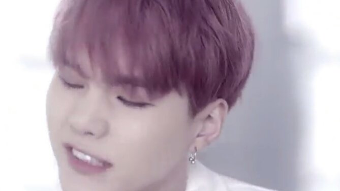 sublimepinksuga's tweet photo. min yoongi is a kitten. 
#yoongi #kitten #cat https://t.co/5S0Al2Pbvx