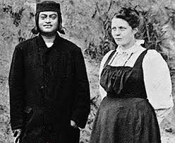 Jatin’s life. It was Swami Vivekananda who instructed Jatin to take up the mission to bring together dedicated young men with “iron muscle” and “nerves of steel”, who could plunge into the service of the motherland.Struck by his personality & dedication, Sister Nivedita wrote,