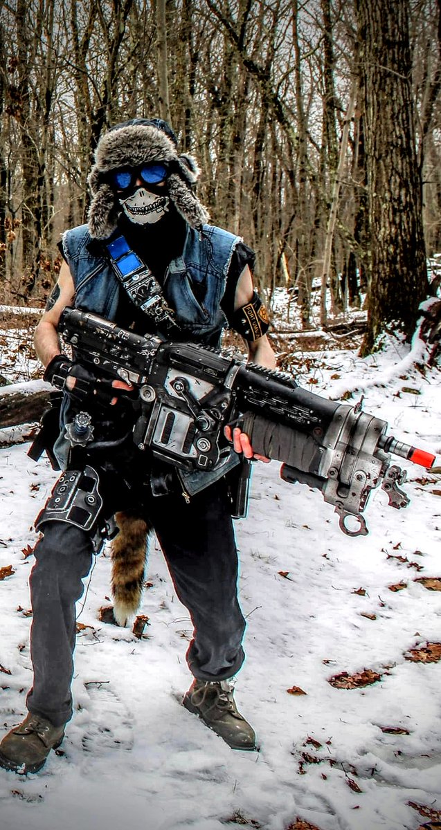 The retro lancer's (Nina) bayonet was taken off intentionally since it's uniquely without one in the comic.