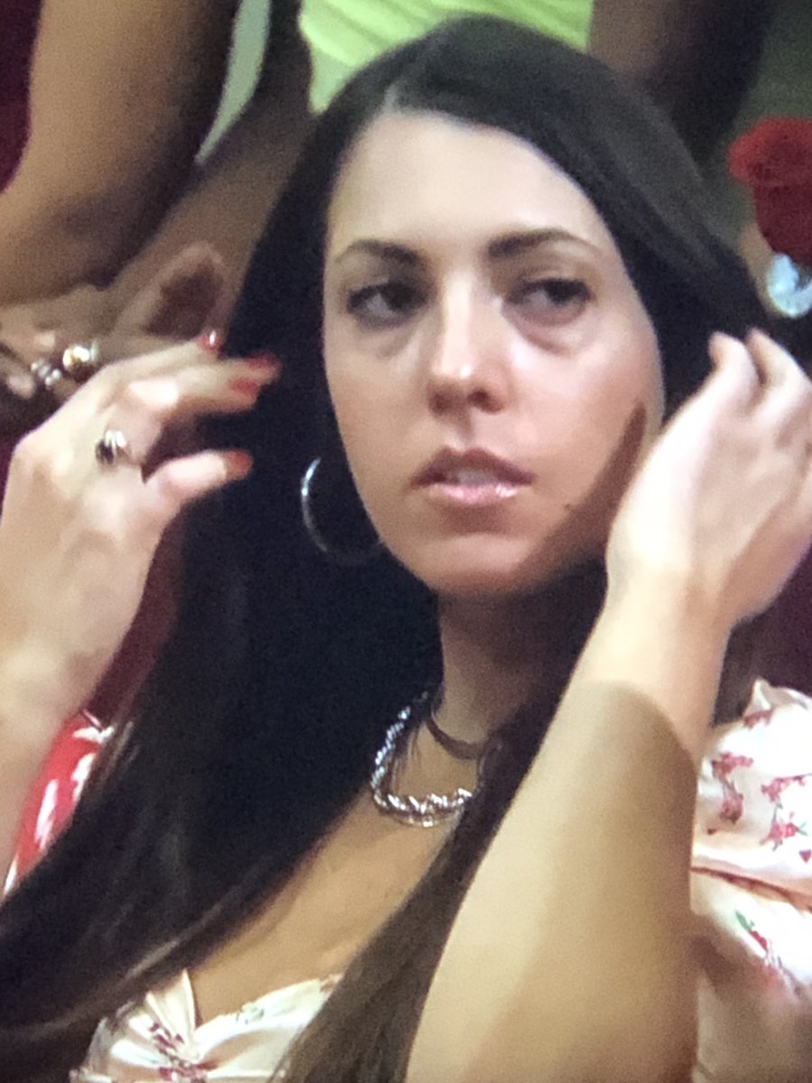 littlesadho's tweet photo. I normally don’t care about anyone’s skincare routine but I need to know what Victoria does so I don’t do that #TheBachelor https://t.co/jcY6T6ZWkj