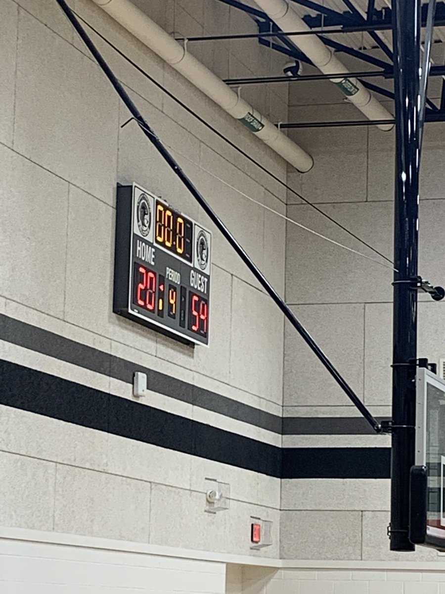 BrandiRackley22's tweet photo. Great win tonight for our Berry Bears 🐻 https://t.co/N54Am4Evrn