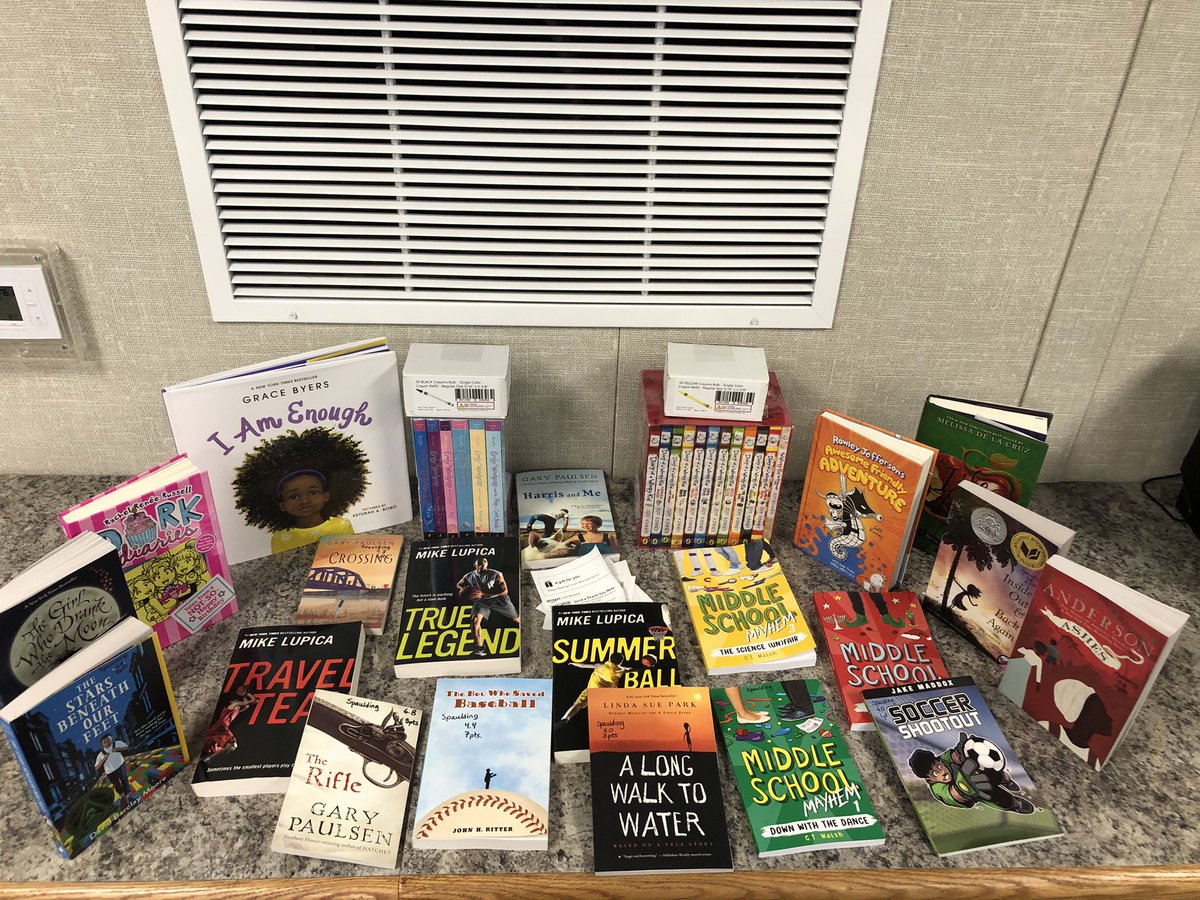 wolfspaulding's tweet photo. Items donated by parents from our Amazon wish list. We received an equal amount last week. My students are so excited to read these new books! Thank you! #wilsonrams #gridleyunified #amazonwishlist https://t.co/koDR4XpyOv
