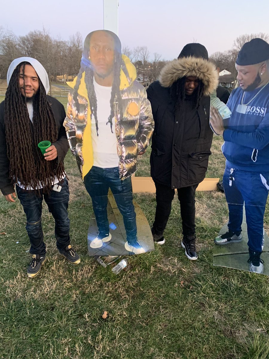 tooLegit2quit__'s tweet photo. 1 my dawgs coming home, 2 my dawgs went home 🙇🏽😇🙏🏽🕊 #LLKilla #LLRio https://t.co/rOjCi3R4Kv