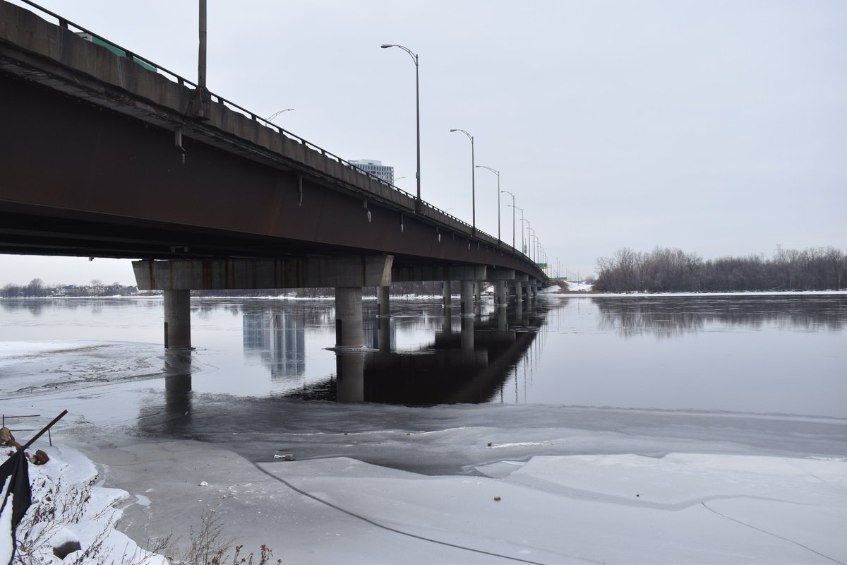 Interrompue avant la Fêtes, la «gestion dynamique» du trafic sur le pont Louis-Bisson entre Montréal et Laval sur l’A-13 va demeurer interrompue au moins jusqu’au 5 février. bit.ly/3nynYkQ