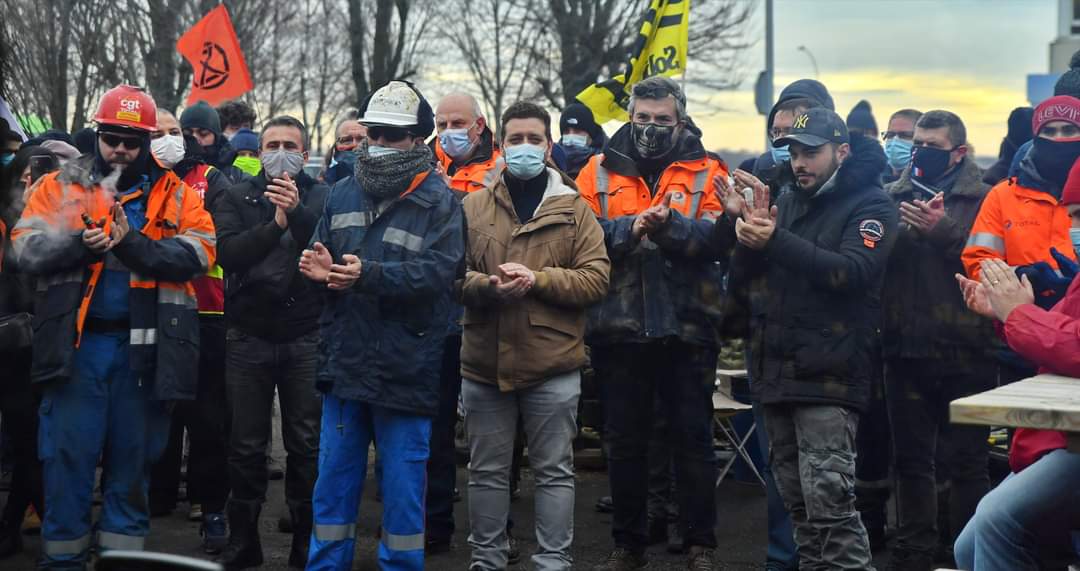 aitadjedjou's tweet photo. Grandpuits. raffinerie Total. Grève reconduite. 11 janvier 2021.
#cgttotal #total #grandpuitsengreve #Greve26janvier #cgttui #avenirpictures #abaca #linepress #cgtphoto #afpphoto #pressphotography https://t.co/aDIfKhiSM1