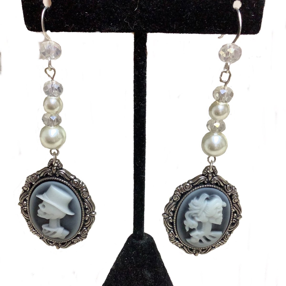 NEHandyWorks's tweet photo. Excited to share this item from my #etsy shop: Adorable Faux Pearl Skull Cameo Him &amp; Her Earrings on Sterling Silver Attachments. Only $19! #pretty #gothic #handmadejewelry #shopsmall #etsygifts #etsyfinds #etsyhandmade #SmallBiz #NewEnglandHandyWorks https://t.co/9K4Jm8tkrI https://t.co/8Bv6mKLjpT