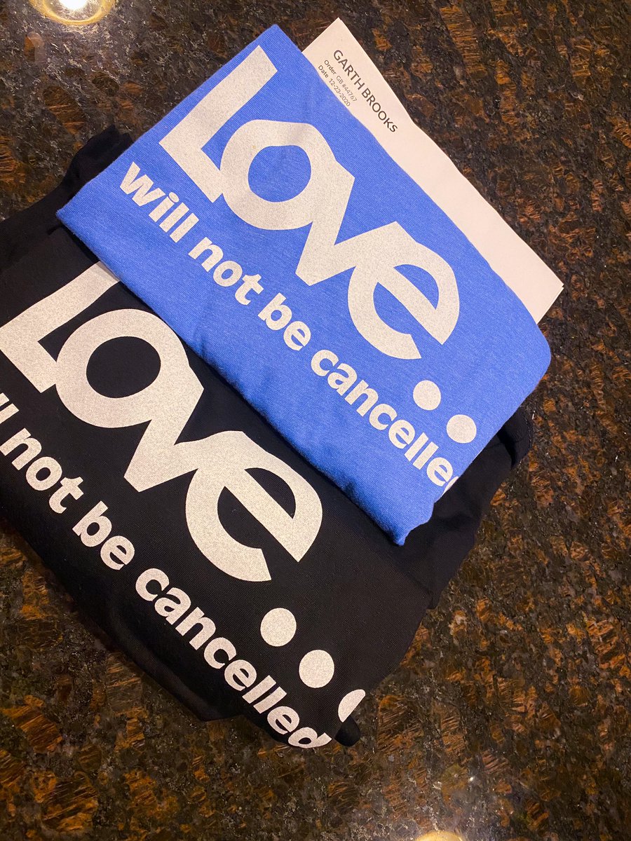 Love will not be cancelled.. I got my shirts today .. love you @garthbrooks 
🥰🤗

#GarthBrooks 🐐 
#TrishaYearwood 👸🏼
#AskG #StudioG #garthandtrishalive