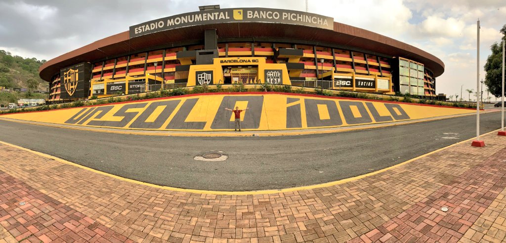 Bryan1925barce's tweet photo. EN LAS BUENAS Y MALAS   SIEMPRE VAMOS A ESTAR  @BarcelonaSC 
GRACIAS @sociosbsc 🇧🇪 https://t.co/23pfAsPGRn