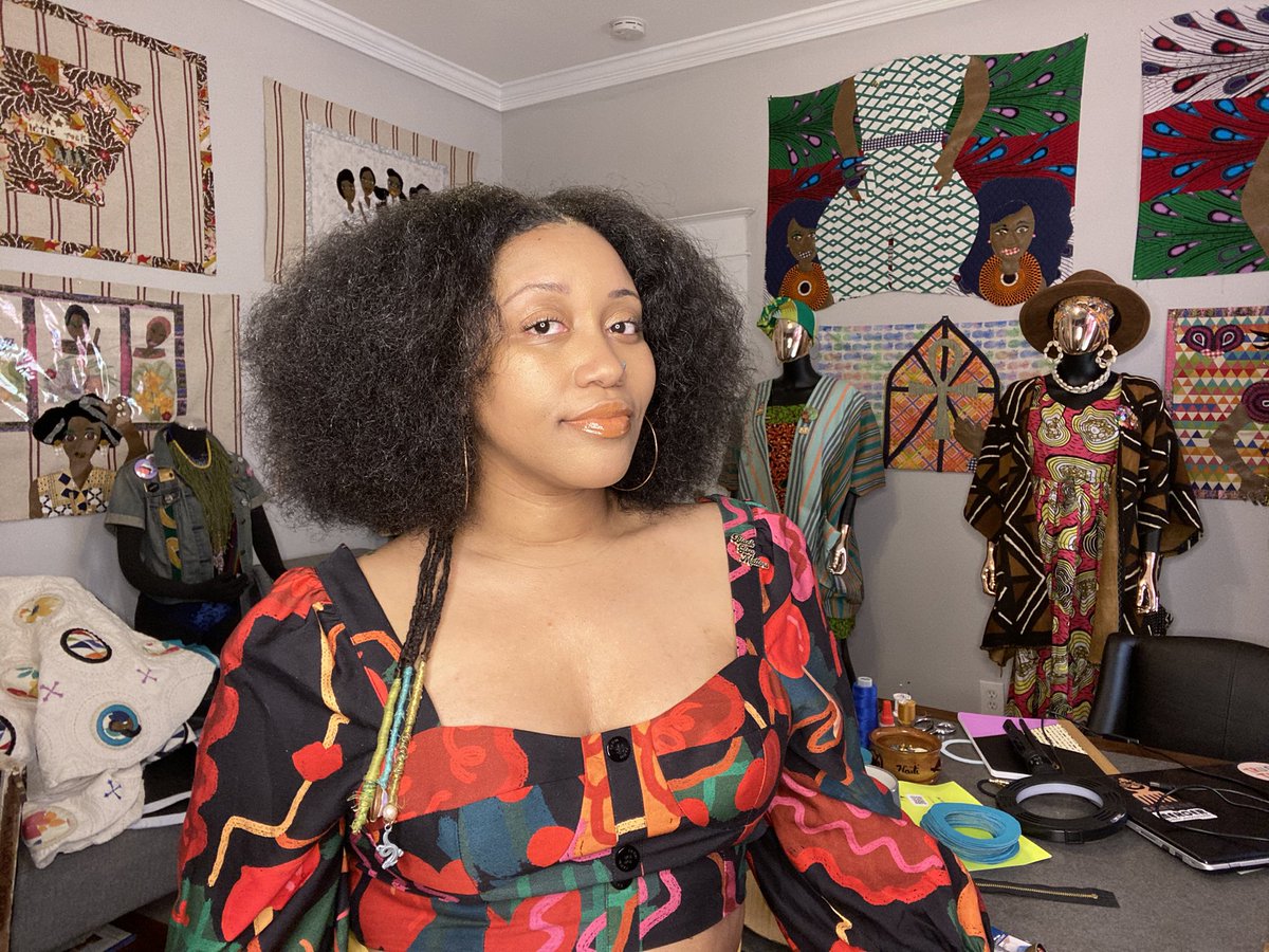 ccmercertoo's tweet photo. WERK 

Working on so many levels today.

#Zooming #Stitching #Serving #NaturalHair #NoFilter #CCMercerToo https://t.co/BhPp7AAD4y