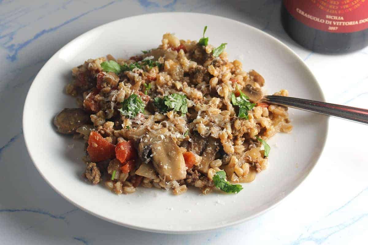 cookingchat's tweet photo. Mushroom Farro with Ground Beef -- one of my favorite #recipes from 2020! https://t.co/WOdDmj3dEH #gotomeals #foodies https://t.co/WvXxscR2XQ