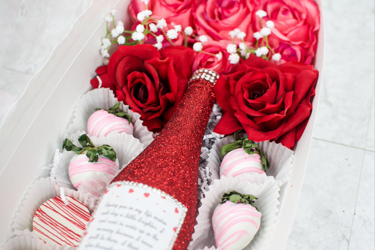 Love Note Box 📝 
Express your love to a loved one by writing them a sweet note and of course by giving them some sweets!