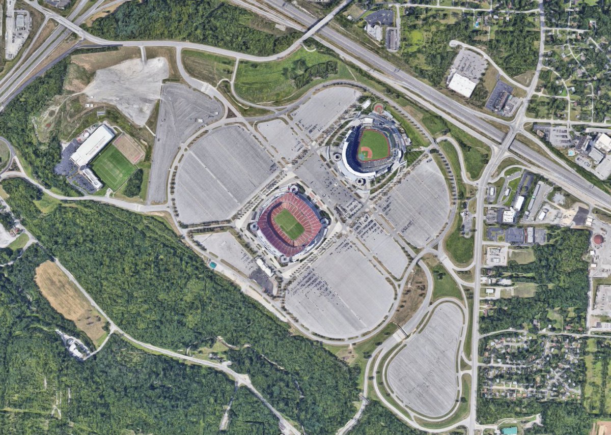 Never a more lifeless hellscape than Arrowhead Stadium in KC. All these stadiums from the US got either half or all of it subsidized. In London, they don't give you a cent