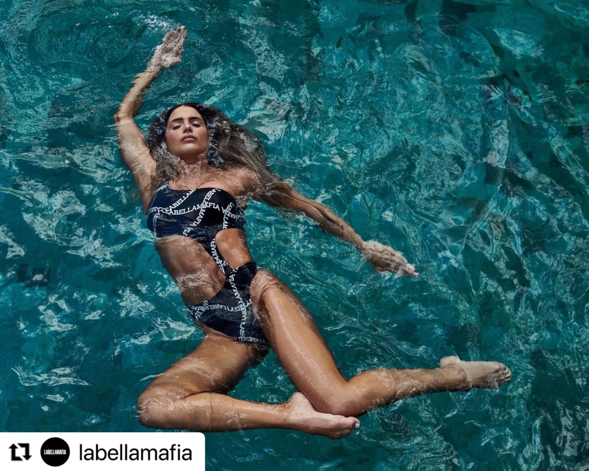 ObviusG's tweet photo. ・・・
Nem só de biquínis se faz um verão! Conta pra gente nos comentários se você também é fã dos maiôs da Labellamafia 💥
⠀
A nova coleção de beachwear da Labellamafia já está disponível 🔥🖤
⠀
#labellamafia #hardcoreladies https://t.co/6PNLNmNduy